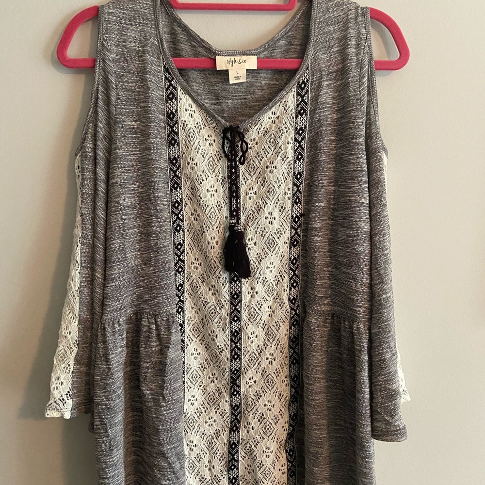 Style&Co Size Large Cold Shoulder Top